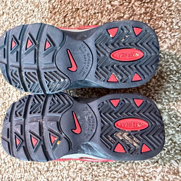 Nike Baby Sneakers Size 6c White Gray Red '10 (407781-001) - Picture 5 of 6